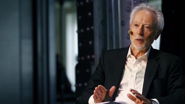 Coetzee: Tengo reservas con el inglés a nivel personal, filosófico y político