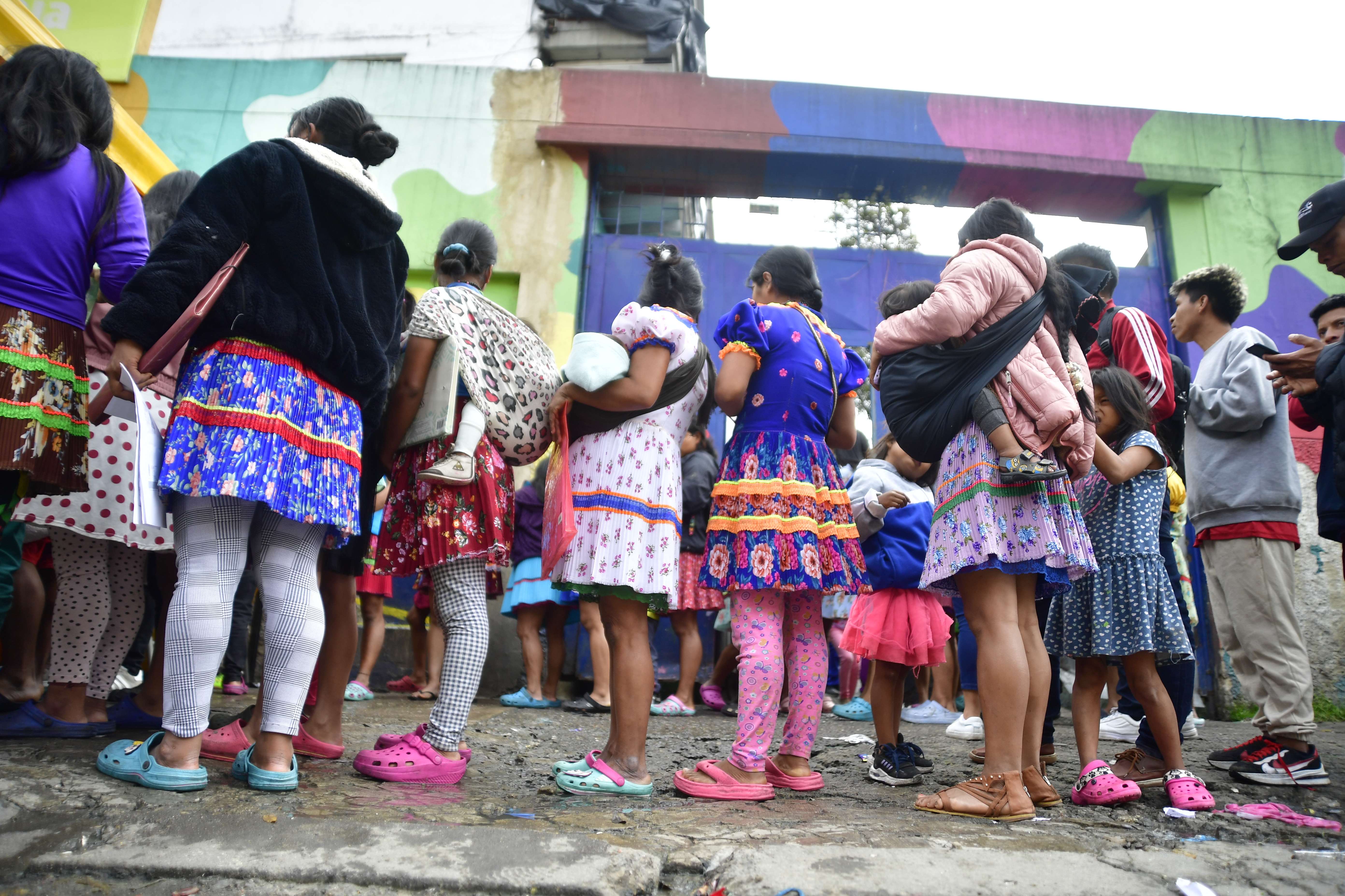 Combates entre Clan del Golfo y Eln en Chocó desplazan y confinan a más de mil personas