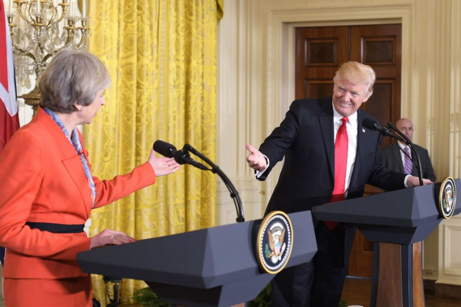 Cuando Donald conoce a Theresa