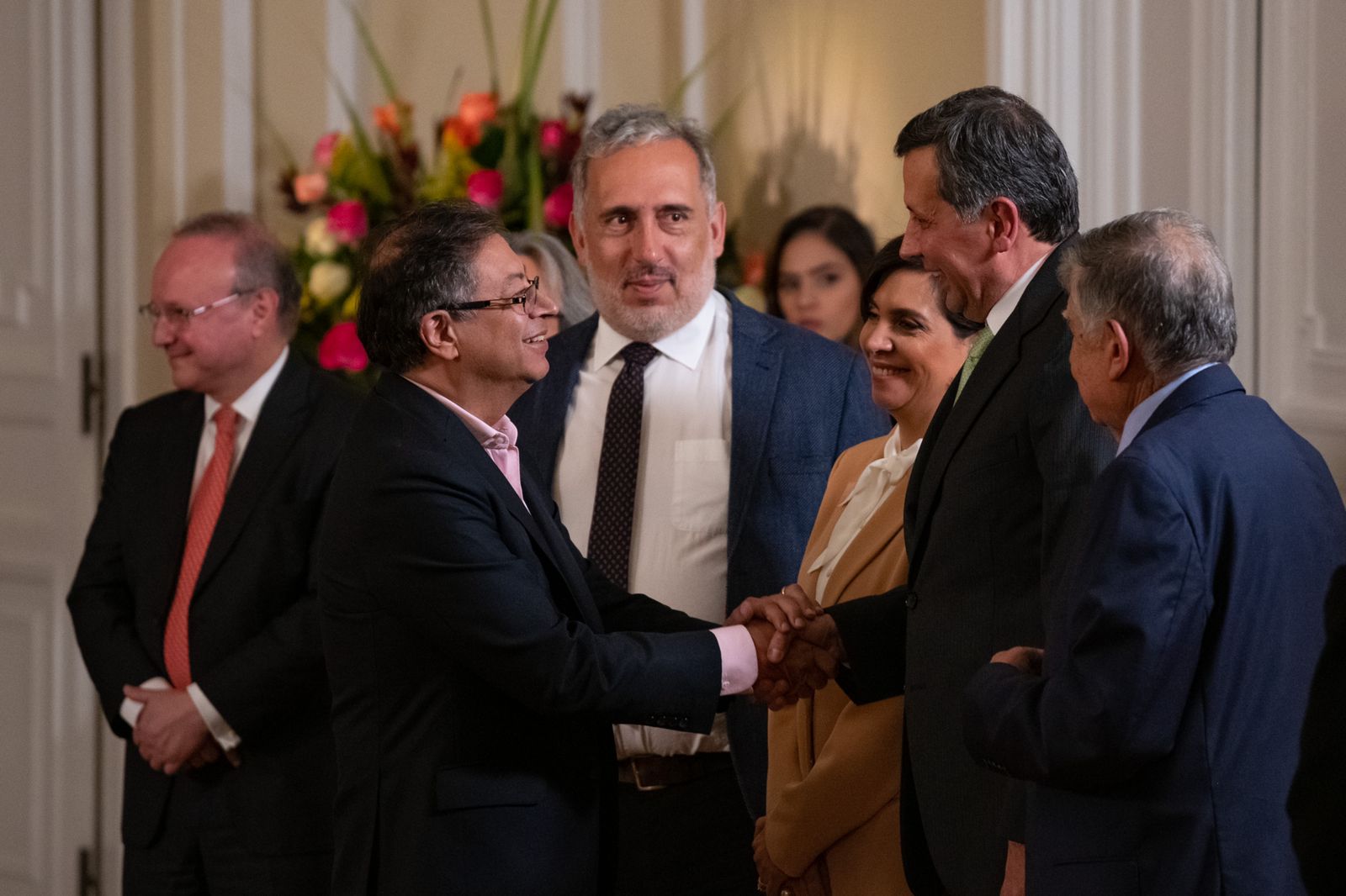 “Construir paz y comunidad cultural”: Petro posesionó a seis nuevos embajadores