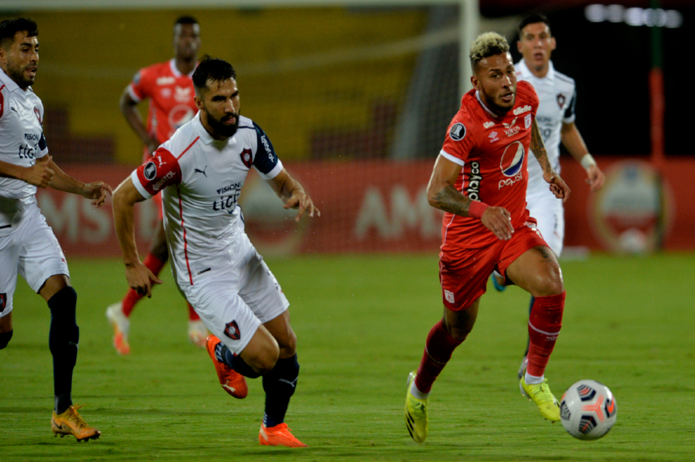 Con el pie izquierdo: América debutó en Libertadores con derrota ante Cerro Porteño