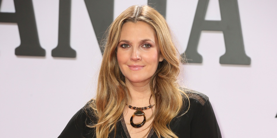 Drew Barrymore regresa convertida en zombie