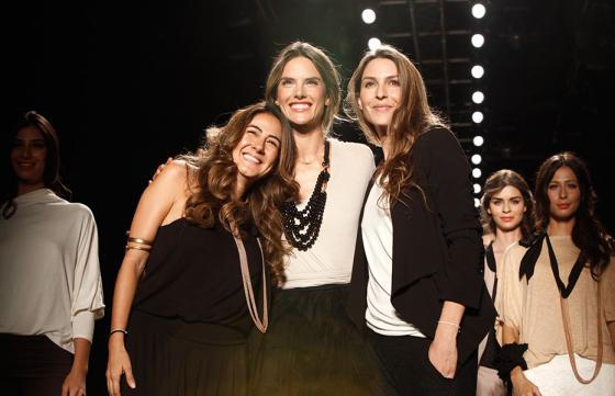 Alessandra Ambrosio desfila para Pink Filosofy