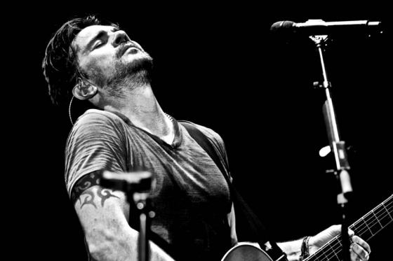 Juanes descresta en el Radio City Music Hall
