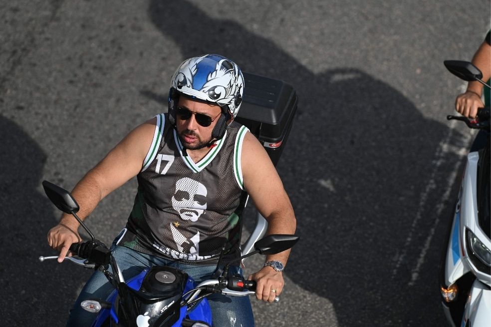 Los gritos de "¡Mito!" (sobrenombre de Bolsonaro entre sus seguidores) se dejaban oír entre el rugido de los motores.