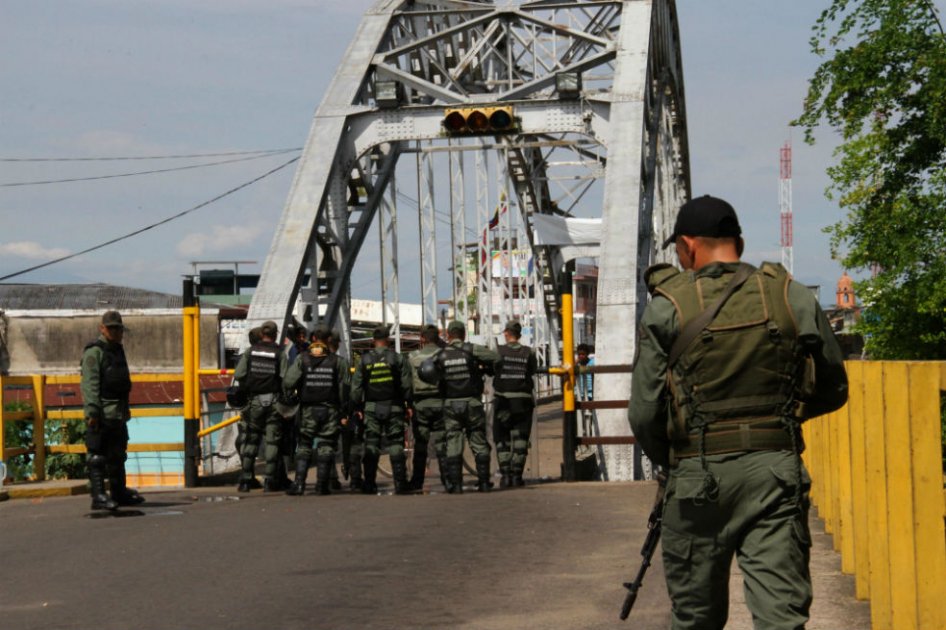 Despliegue de militares venezolanos en frontera con Colombia