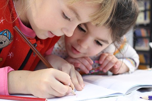 El municipio en el que prohibieron dejar tareas a los niños