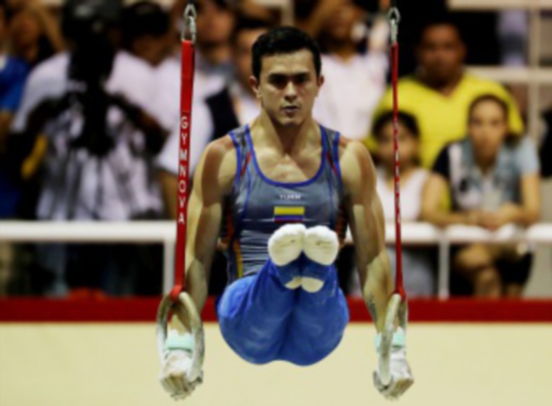 El gimnasta Jossimar Calvo, con cinco oros y una plata, fue el deportista más laureado de los pasados Juegos Bolivarianos, en Santa Marta 2017. / EFE