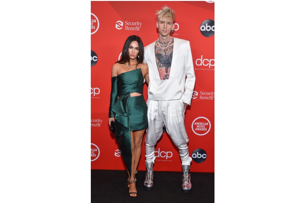 Megan Fox posa por primera vez en la alfombra roja junto a Machine Gun Kelly