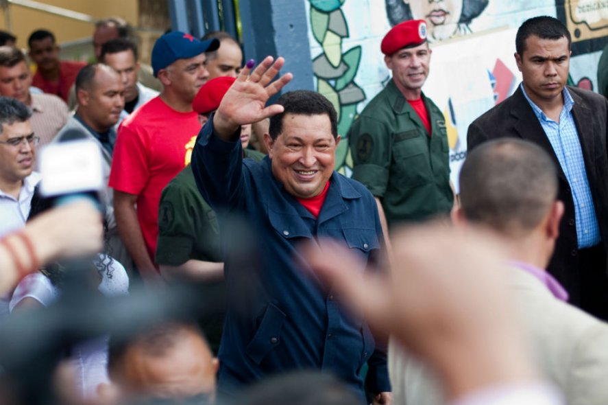 Chávez designa seis nuevos ministros a través de Twitter