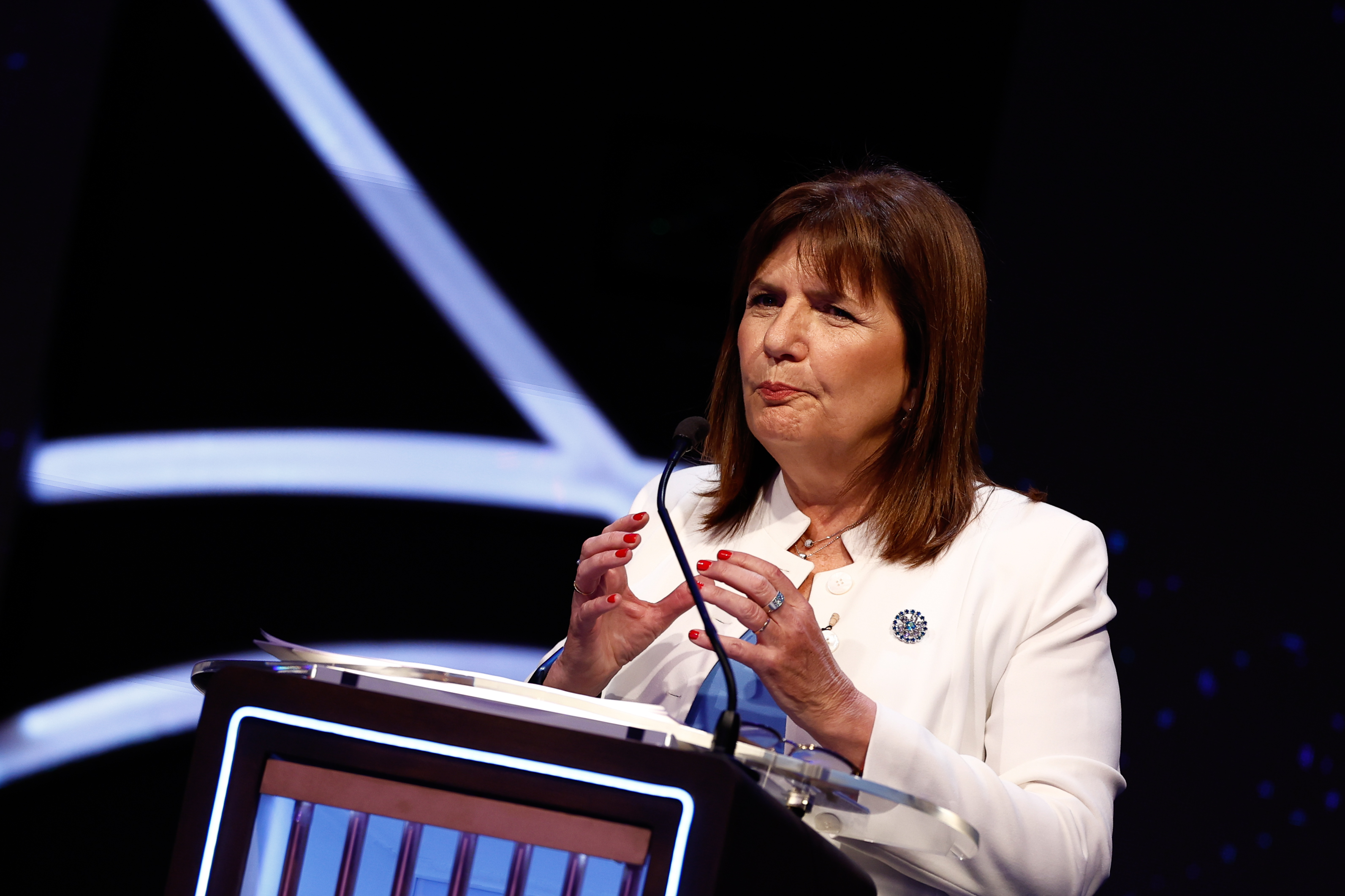 AME4044. SANTIAGO DEL ESTERO (ARGENTINA), 01/10/2023.- Patricia Bullrich, candidata a Presidente por Juntos por el Cambio, habla hoy durante el Debate Presidencial 2023, en Santiago del Estero (Argentina). EFE/Tomás Cuesta /POOL