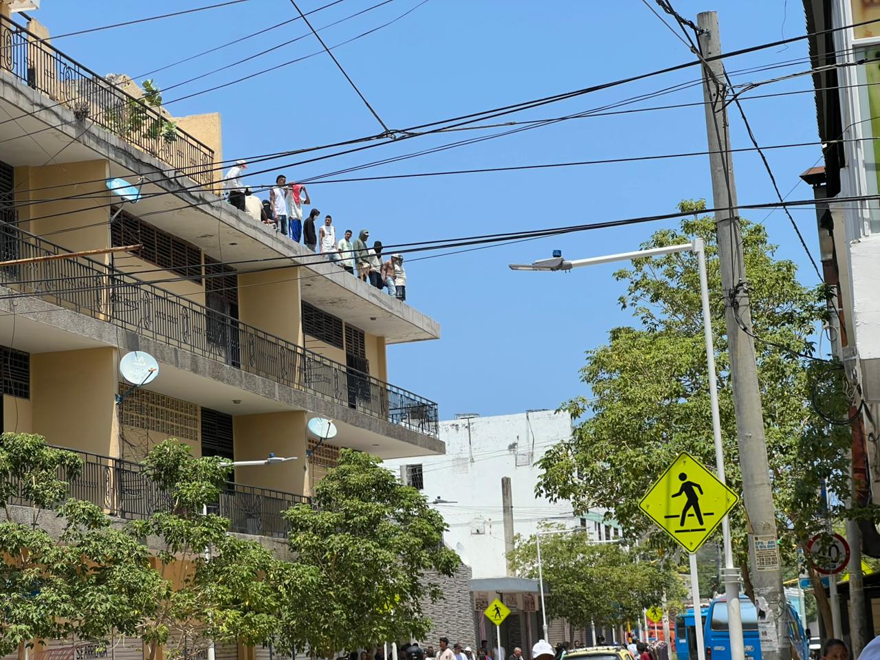 Revelaron los rostros de los 34 prófugos de estación de Santa Marta; ofrecen recompensa