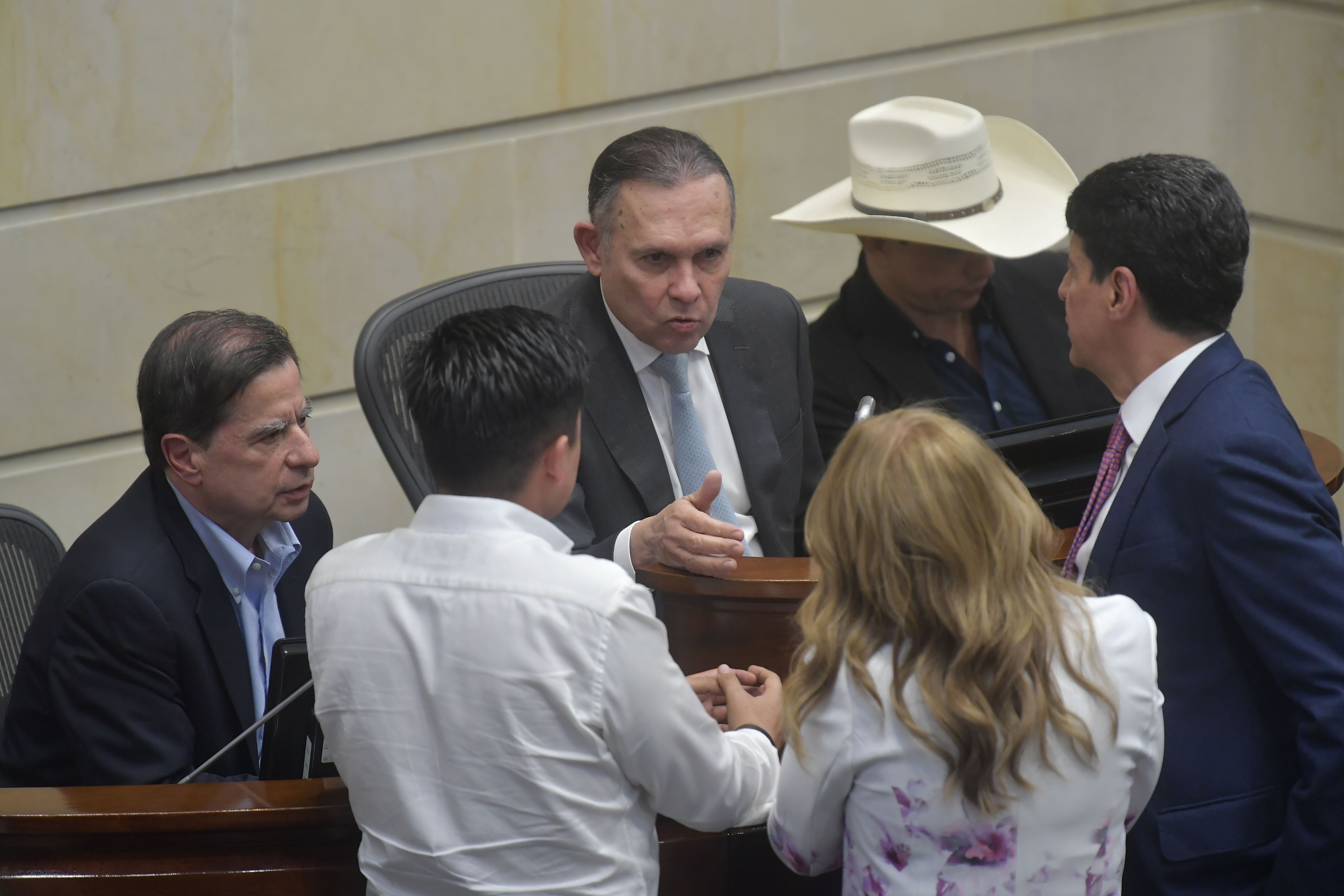 Se hundió la reforma política de Petro: Senado levantó sesión y no hubo discusión