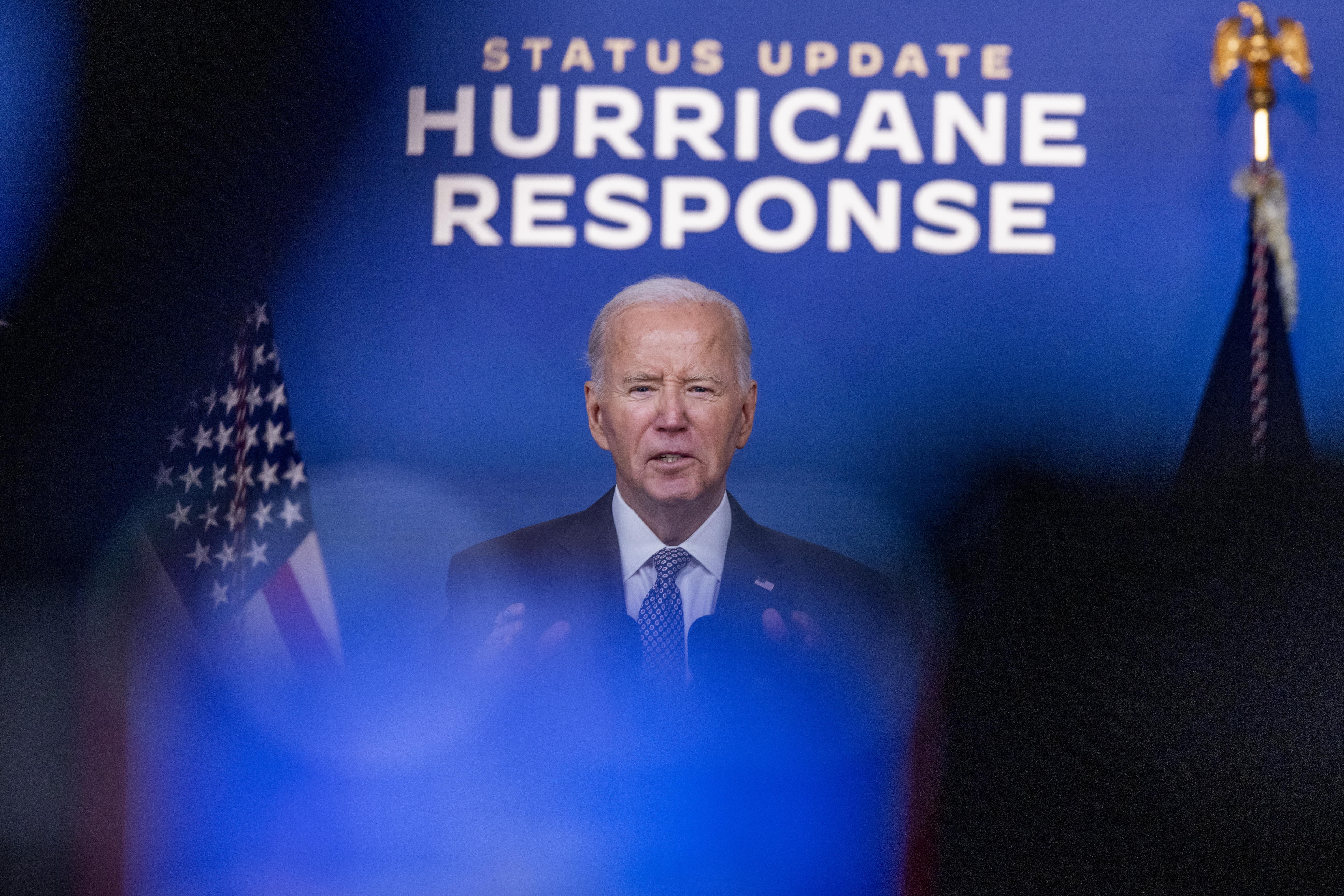 Washington (United States), 10/10/2024.- US President Joe Biden delivers remarks on the federal response to Hurricane Milton during a briefing from the Eisenhower Executive Office Building on the White House campus in Washington, DC, USA, 10 October 2024. Earlier in the day Secretary of Homeland Security Mayorkas gave an update and responded to questions on the federal response to hurricanes Helene and Milton. EFE/EPA/SHAWN THEW