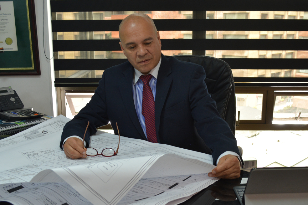El arquitecto que  le ganó a la U. Nacional