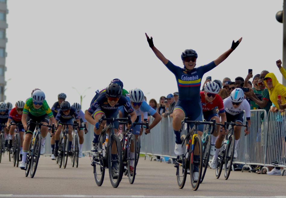 Luciana Osorio se coronó bicampeona panamericana de ciclismo en ruta en Uruguay