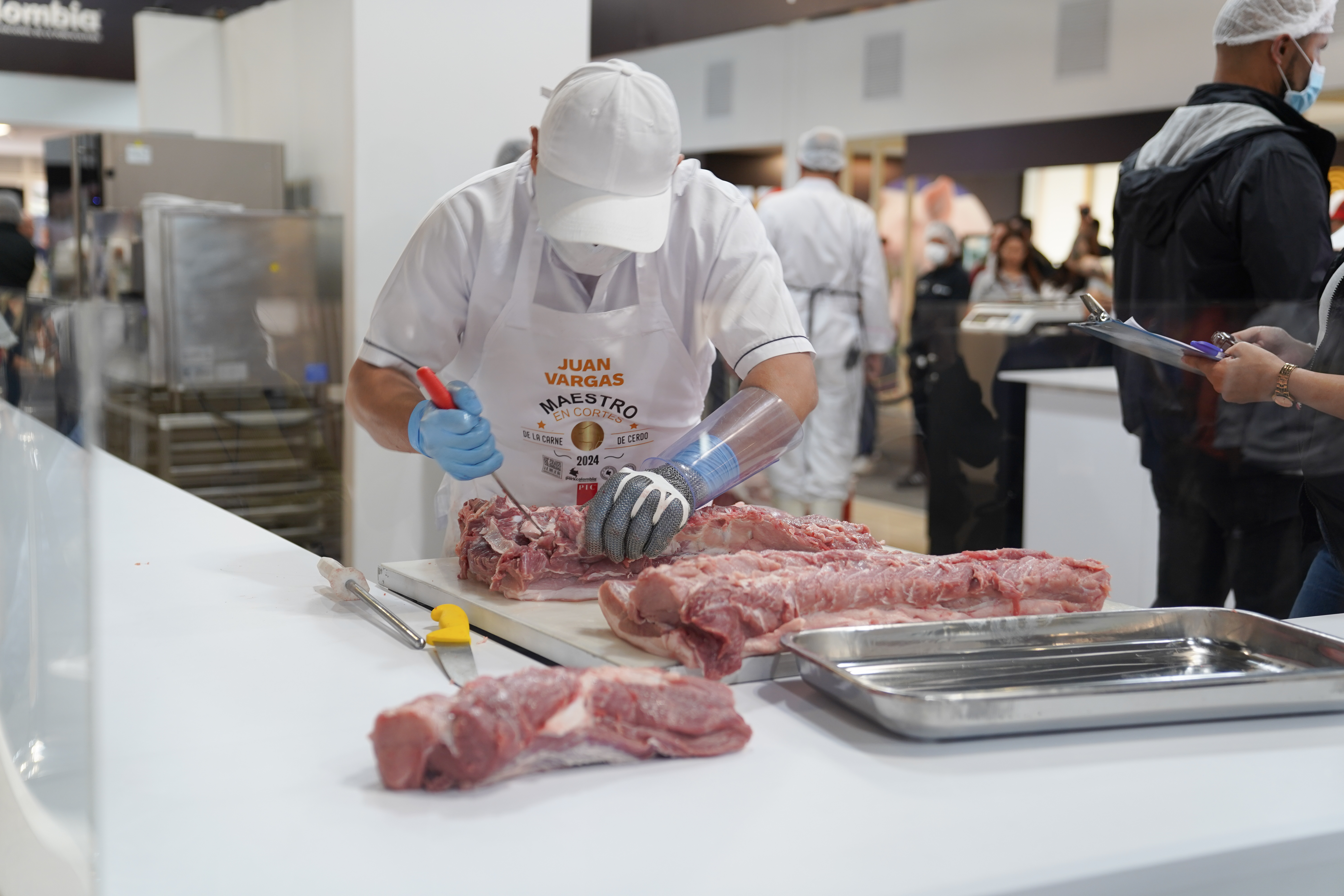 Los seis semifinalistas se enfrentaron en múltiples pruebas que definieron al Maestro en Cortes de la Carne de Cerdo 2024.
