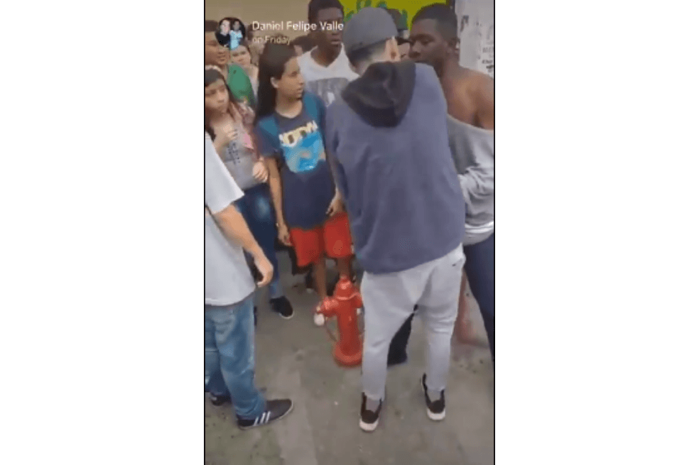 Golpearon a joven afro que era víctima de robo y fue confundido con el ladrón