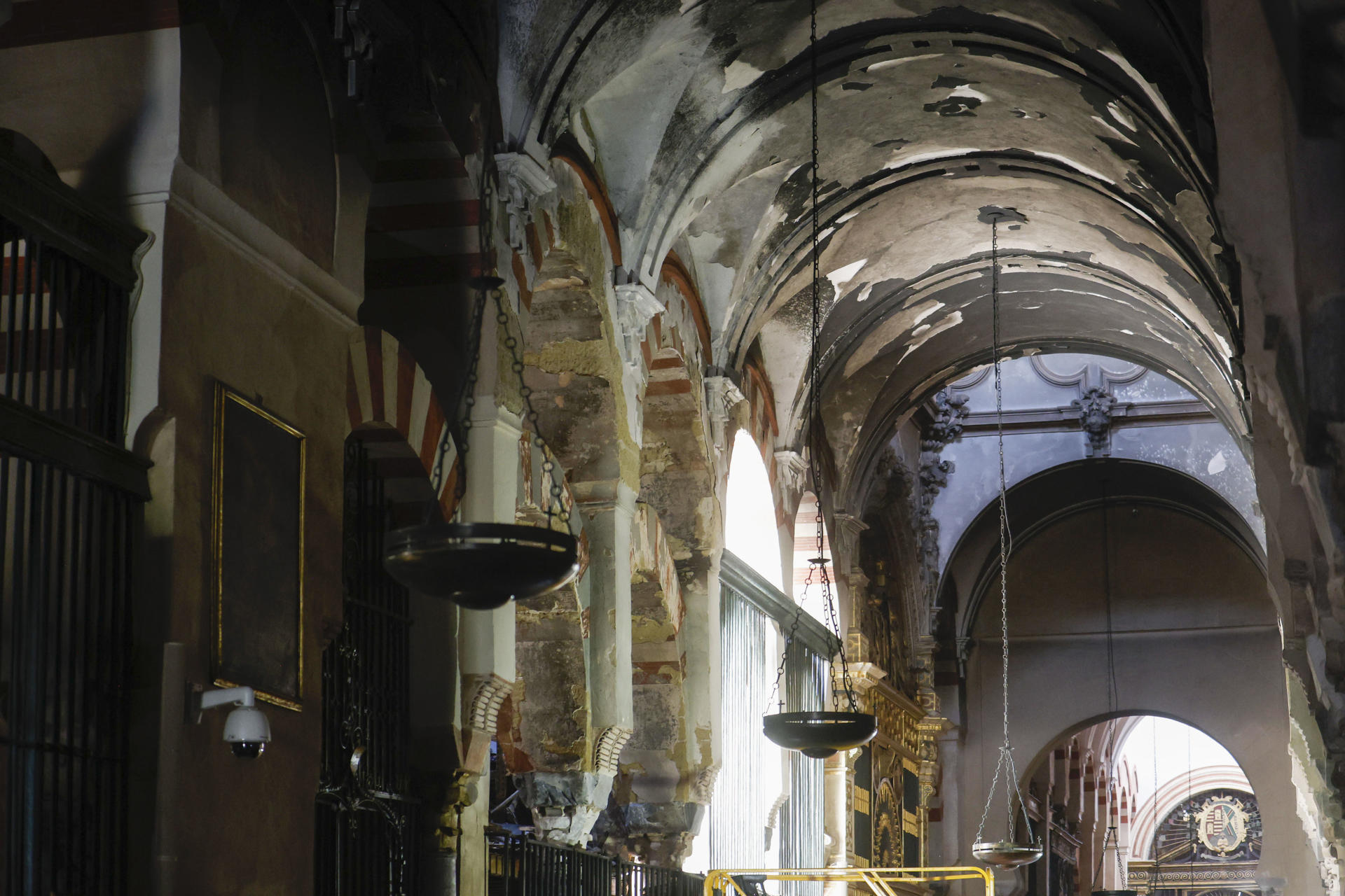 Así quedó la Mezquita-Catedral de Córdoba tras el incendio: una capilla colapsó