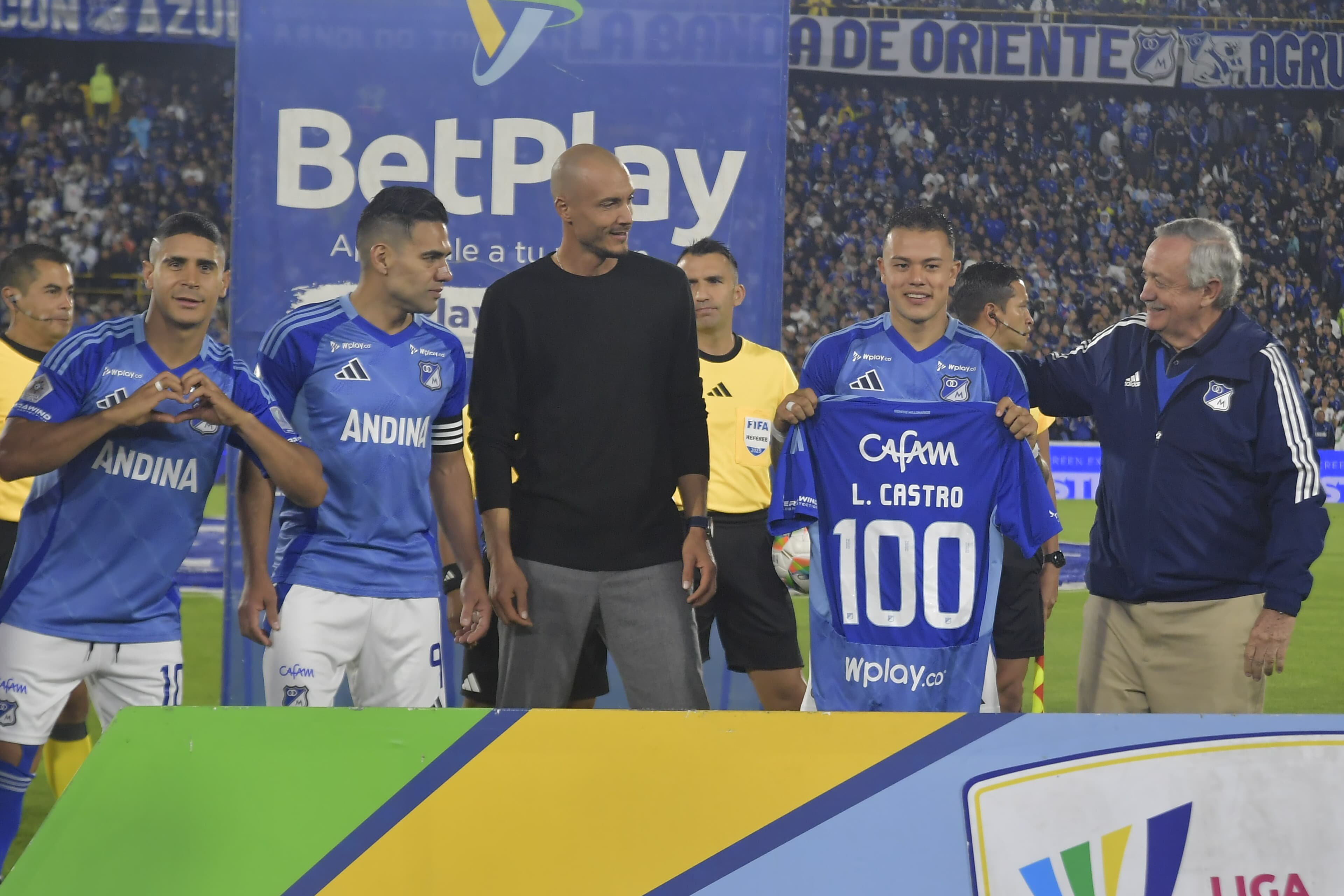 De izquierda a derecha: Daniel Cataño, Radamel Falcao García, David González, Leonardo Castro y Enrique Camacho.