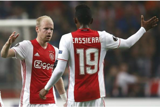 Mateo Casierra marcó doblete con el Ajax