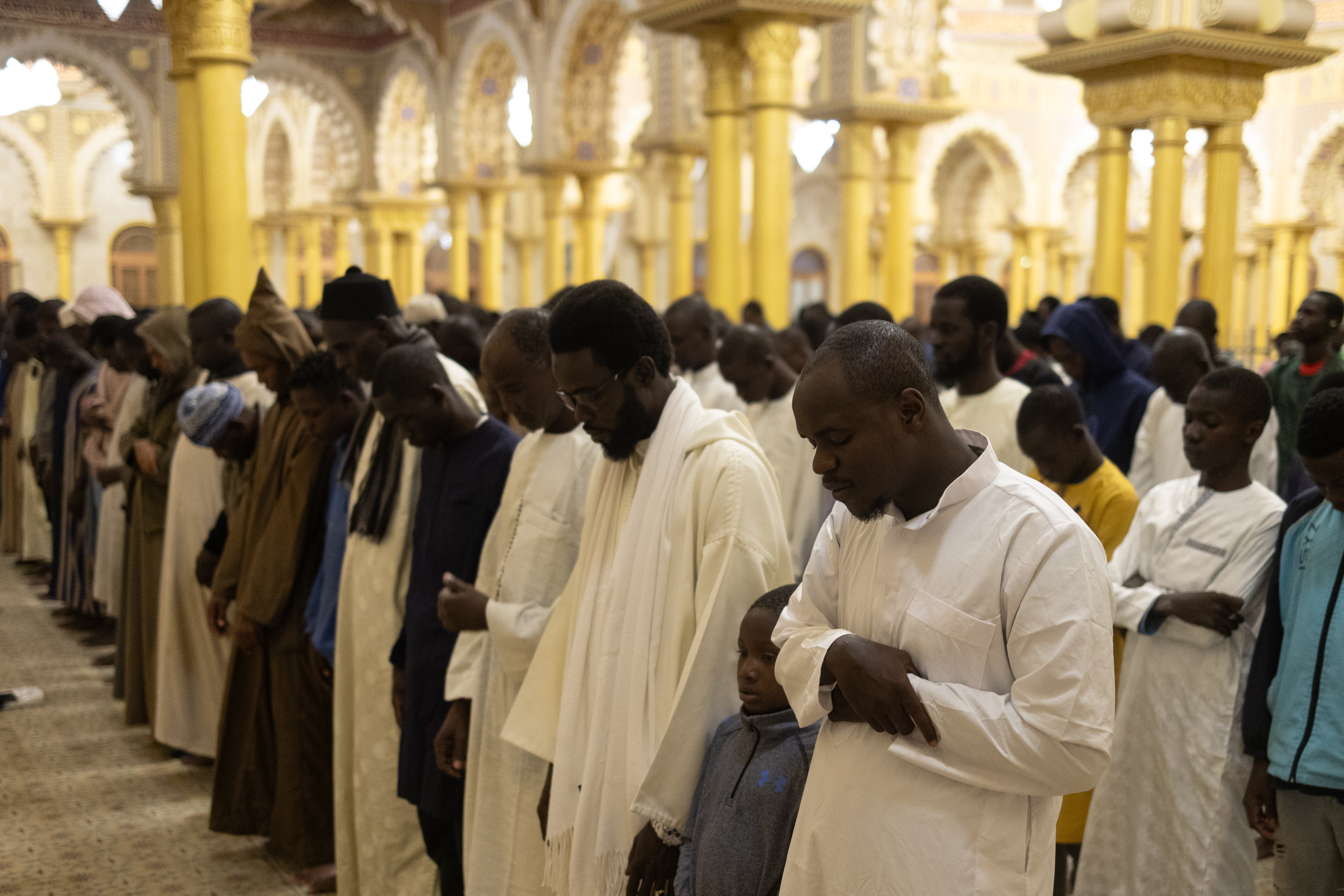 Dakar (Senegal), 11/03/2024.- Worshippers pray at the Massalikoul Djinane mosque in Dakar, Senegal, 11 March, 2024. Muslims worldwide are expected to start observing Ramadan fasting and rites related to it on 11 March. The Muslims' holy month of Ramadan is the ninth month in the Islamic calendar and it is believed that the revelation of the first verse in the Koran was during its last 10 nights. It is celebrated yearly by praying during the night time and abstaining from eating, drinking, and sexual acts during the period between sunrise and sunset. It is also a time for socializing, mainly in the evening after breaking the fast and a shift of all activities to late in the day in most countries. EFE/EPA/JEROME FAVRE