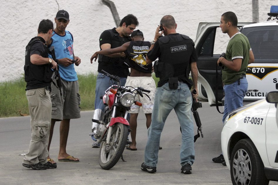 Policía de Brasil amenaza con declararse en huelga durante el Mundial