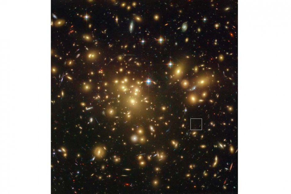 El ‘Hubble’ capta la ‘cruz de Einstein’