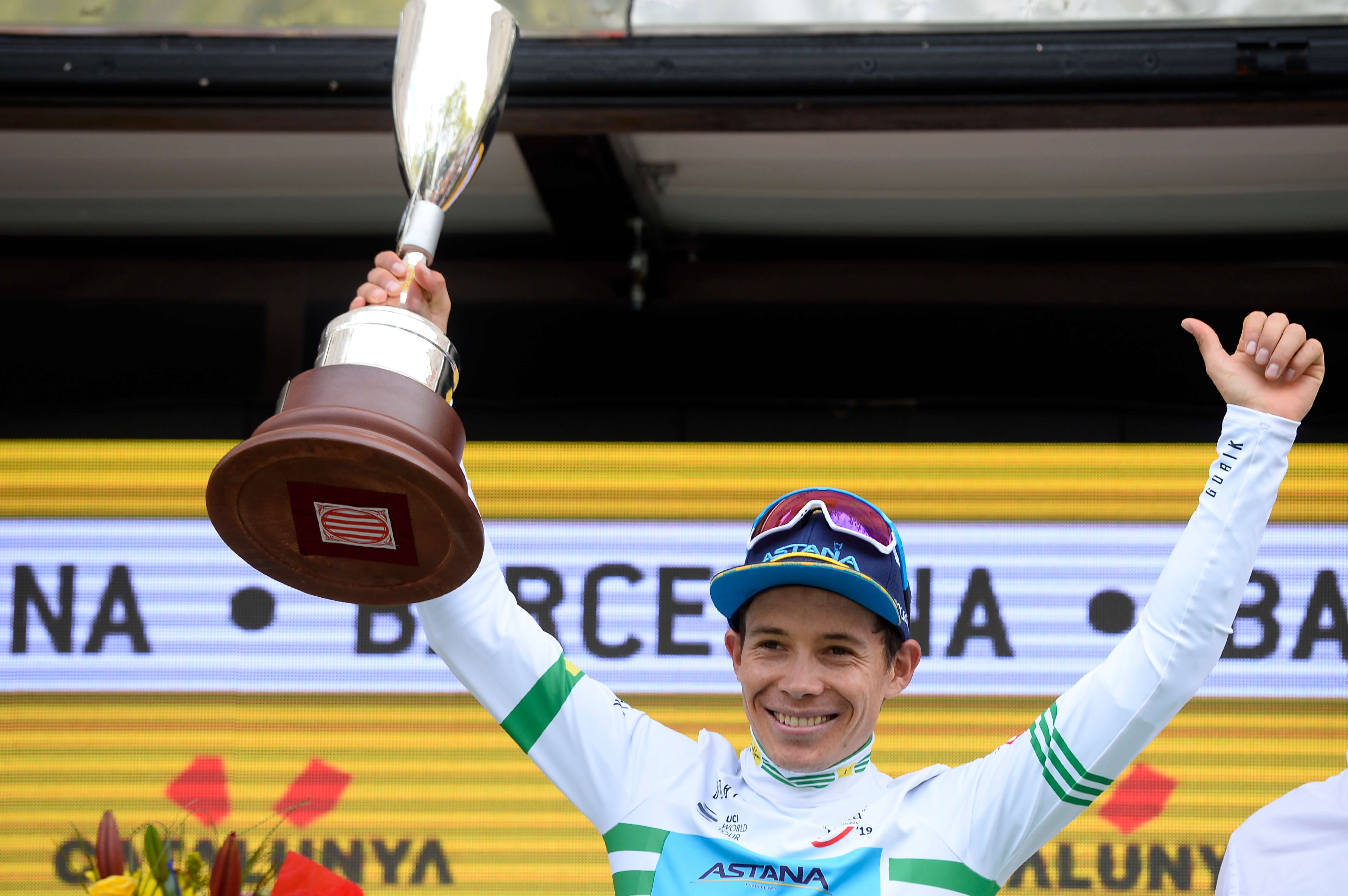 "Superman" López celebra en Cataluña y es favorito para el Giro de Italia