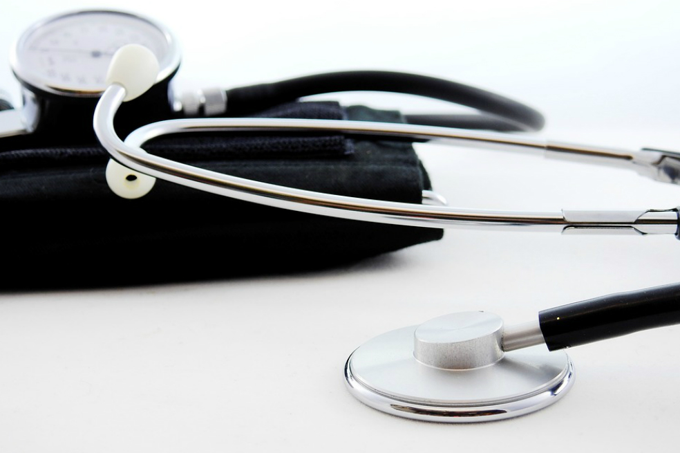 Detenido hombre que se hizo pasar por médico en Cantón Norte de Bogotá