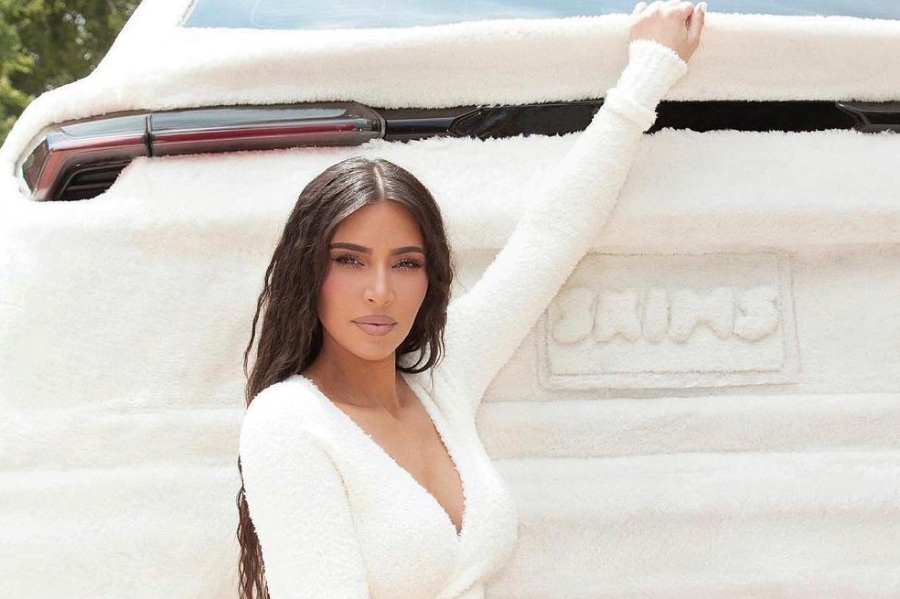 ¿Kim pasea en su Lamborghini de peluche?