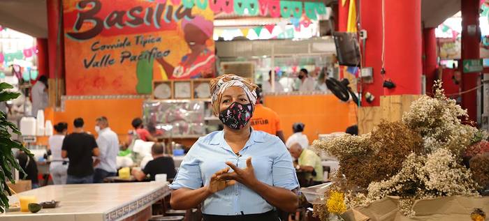 Este espacio multifacético combina arte, comida y entretenimiento, convirtiéndose en un atractivo turístico dado su amplia variedad de restaurantes y bares que ofrecen una diversidad de opciones culinarias, desde cocina local hasta platos internacionales.