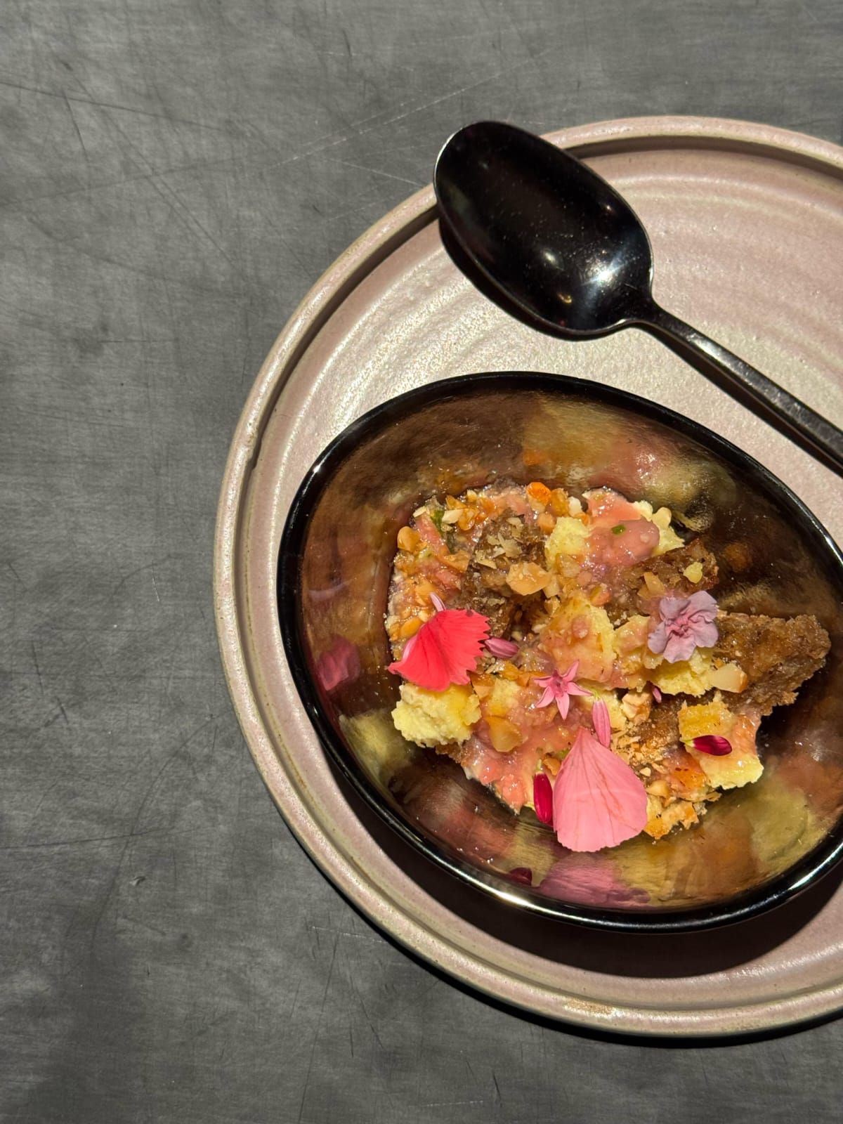 Enyucao, guayaba agria y flores comestibles
