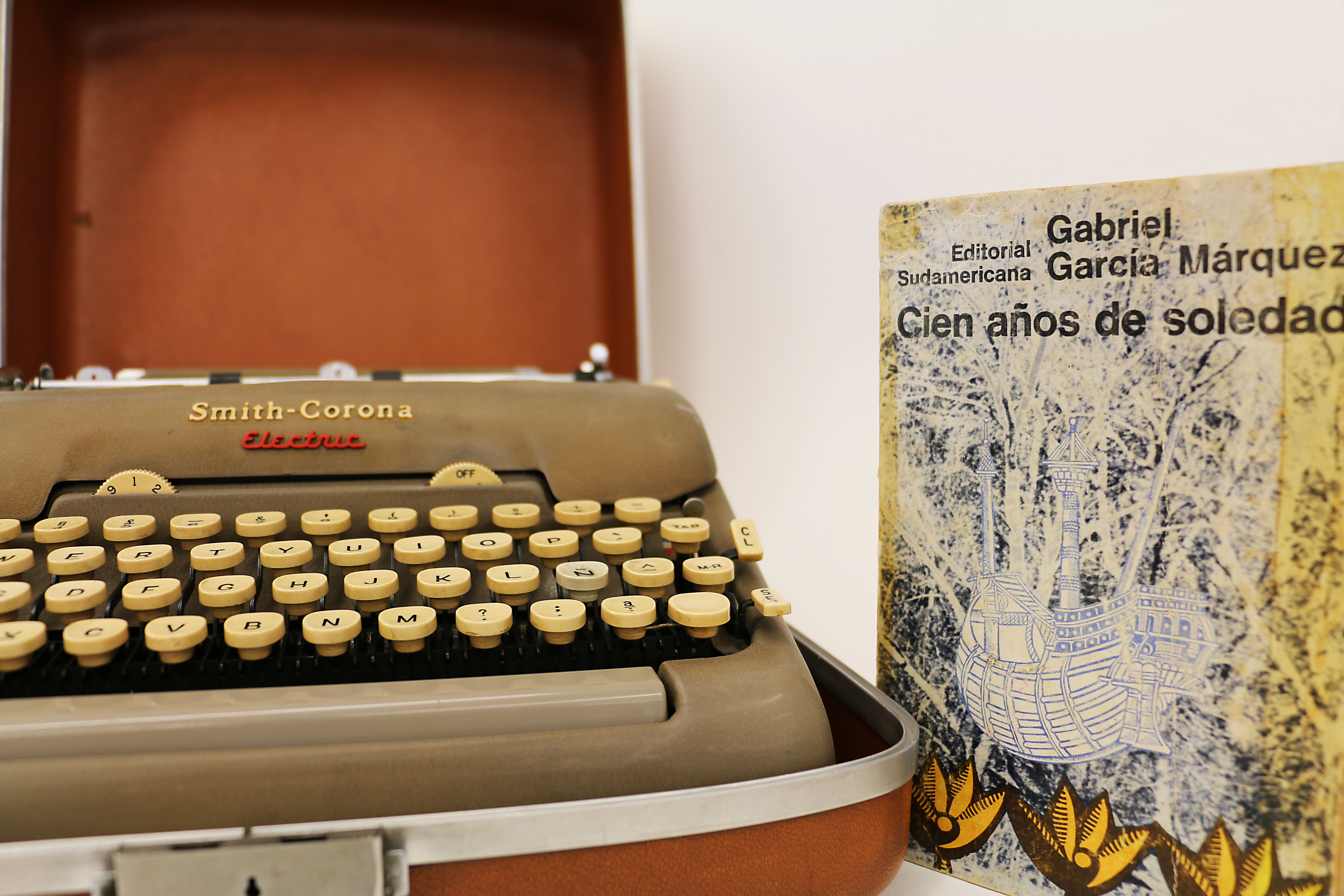 Obras de Gabriel García Márquez, Isabel Allende y Ray Bradbury entre los libros vetados en colegios estadounidenses
