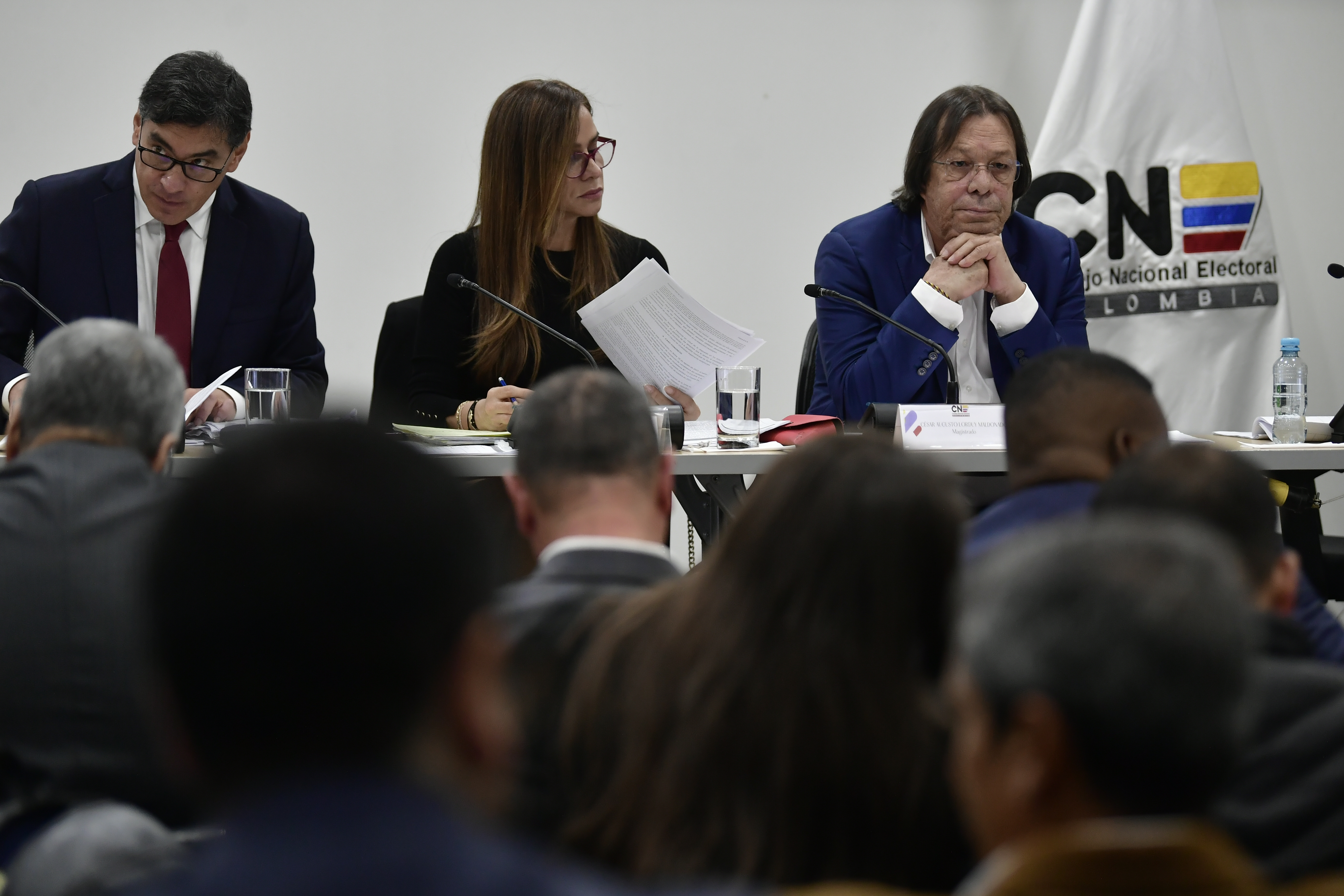 Conflictos entre Comisión de Acusaciones y CNE aplazan la verdad sobre la campaña Petro