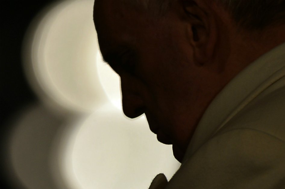 El papa dice que la cruz es amor, misericordia, perdón y también juicio