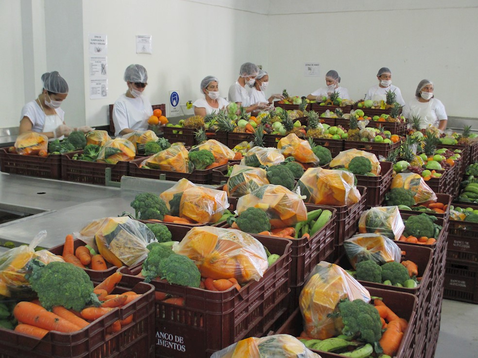 Fotografía cedida por la Asociacion de Bancos de Alimentos de Colombia (Abaco)EfeLa ONU ha detectado que, en los países de ingresos altos como Canadá y EE.UU., el problema se presenta especialmente en el comercio minorista y con los consumidores.