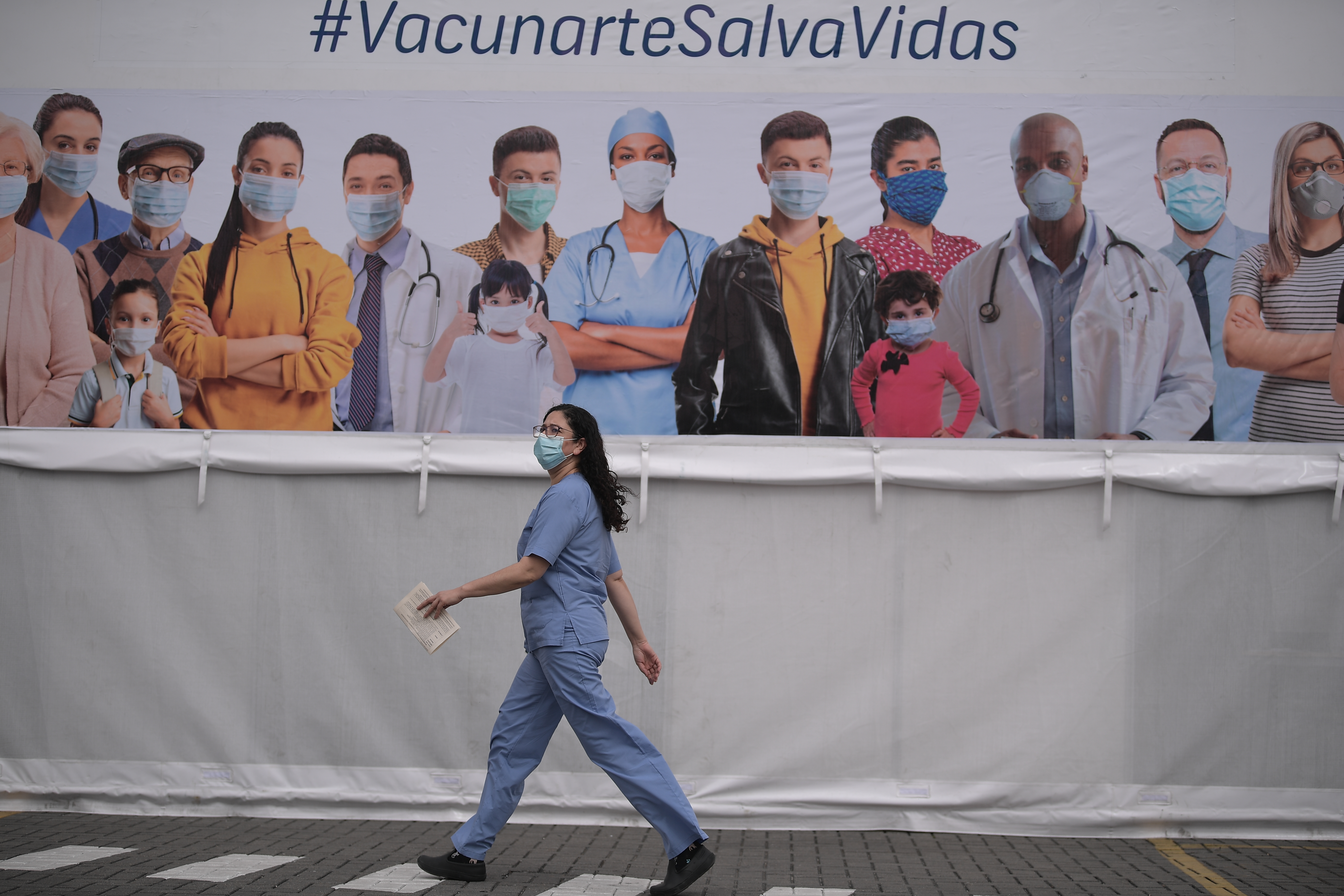Inicio del proceso de vacunación contra Covid-19, al  personal de la salud en Bogotá.