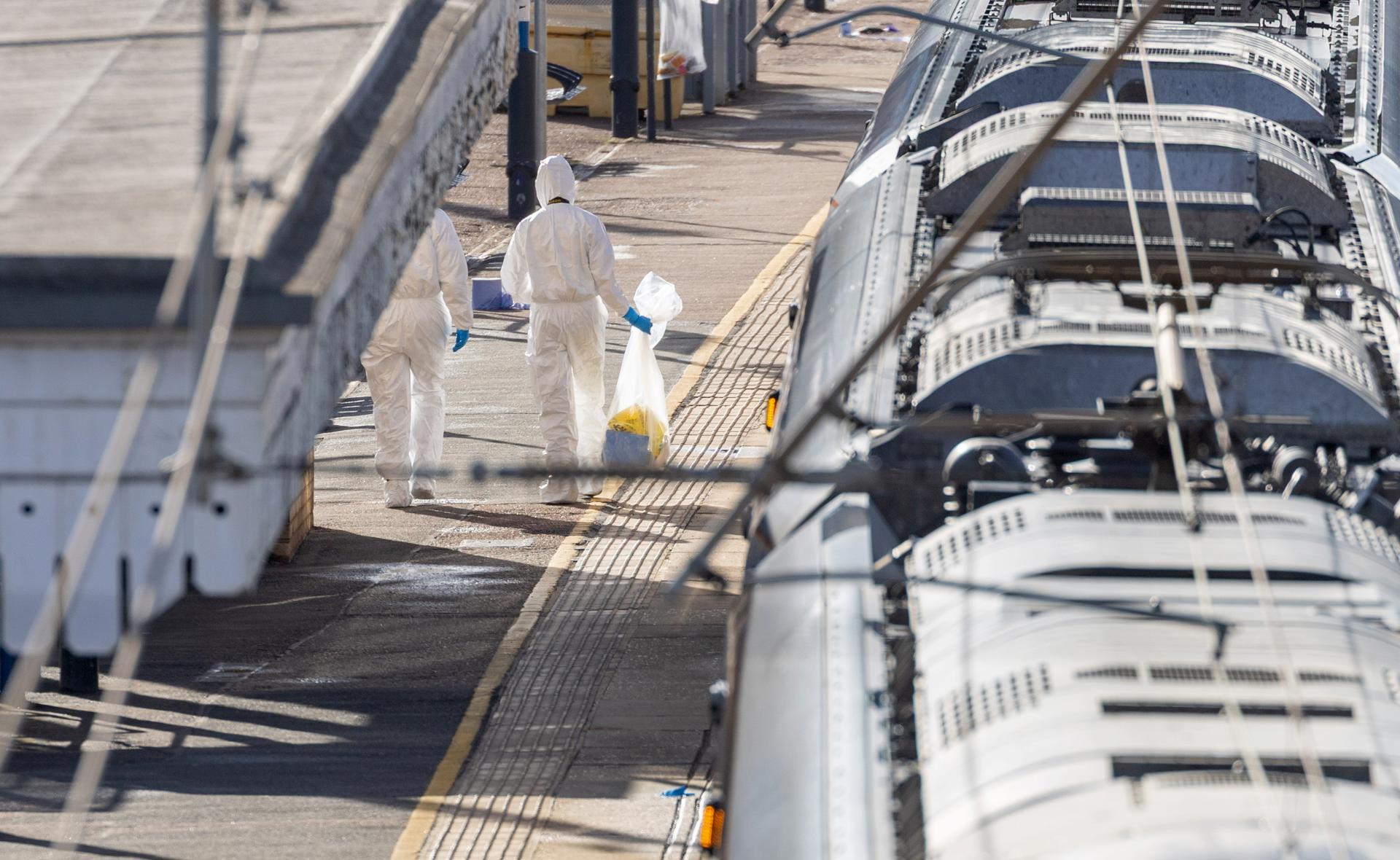 Apuñalamiento en tren de Inglaterra: se descarta, por ahora, un ataque terrorista