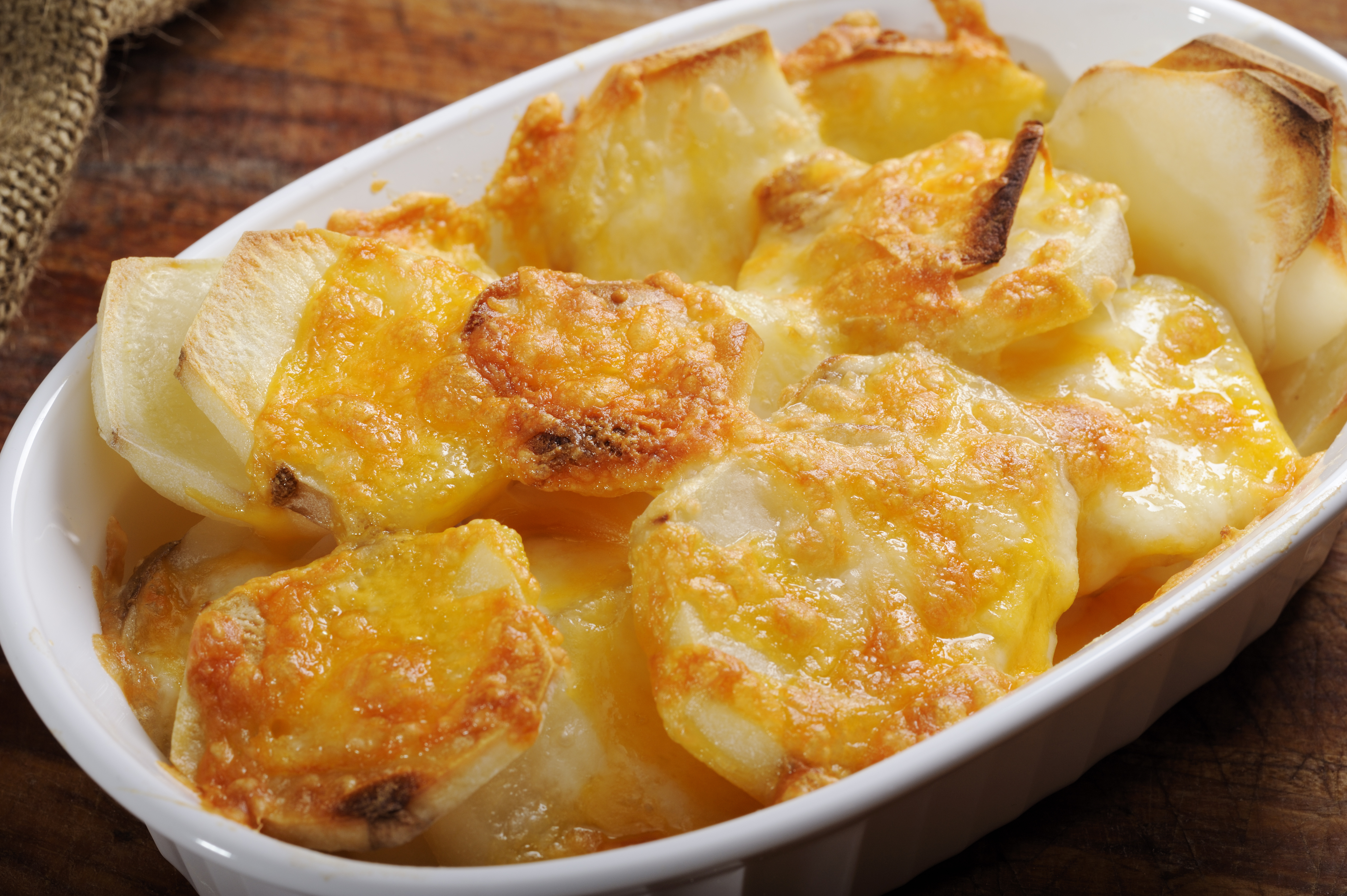 En freidora de aire: prepara unas sabrosas papas gratinadas