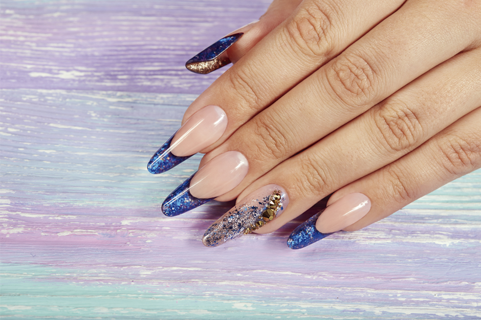 5 diseños de uñas para manos acrílicas y sencillas