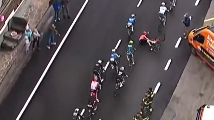 Video: así fue la dura caída de Geraint Thomas, ¿Dani Martínez, favorecido?