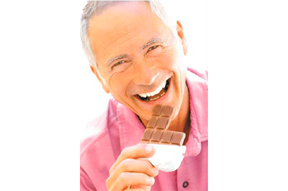 Personas que comen chocolate tienen el corazón más sano