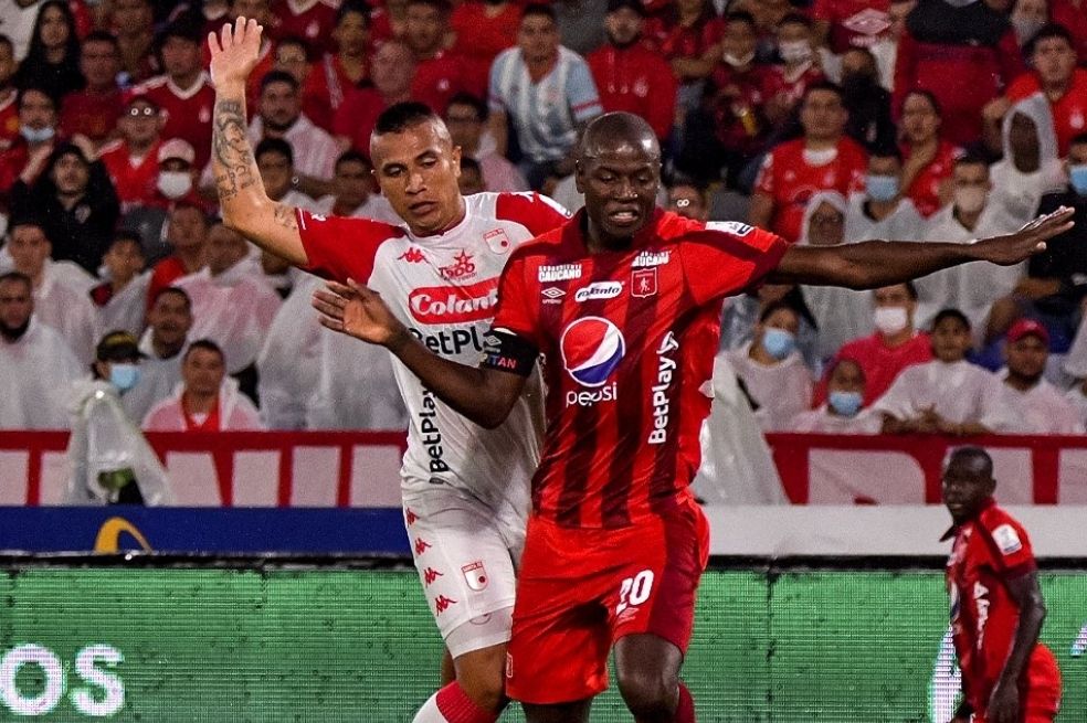 América de Cali y Santa Fe empataron en un partido que no dio respiro