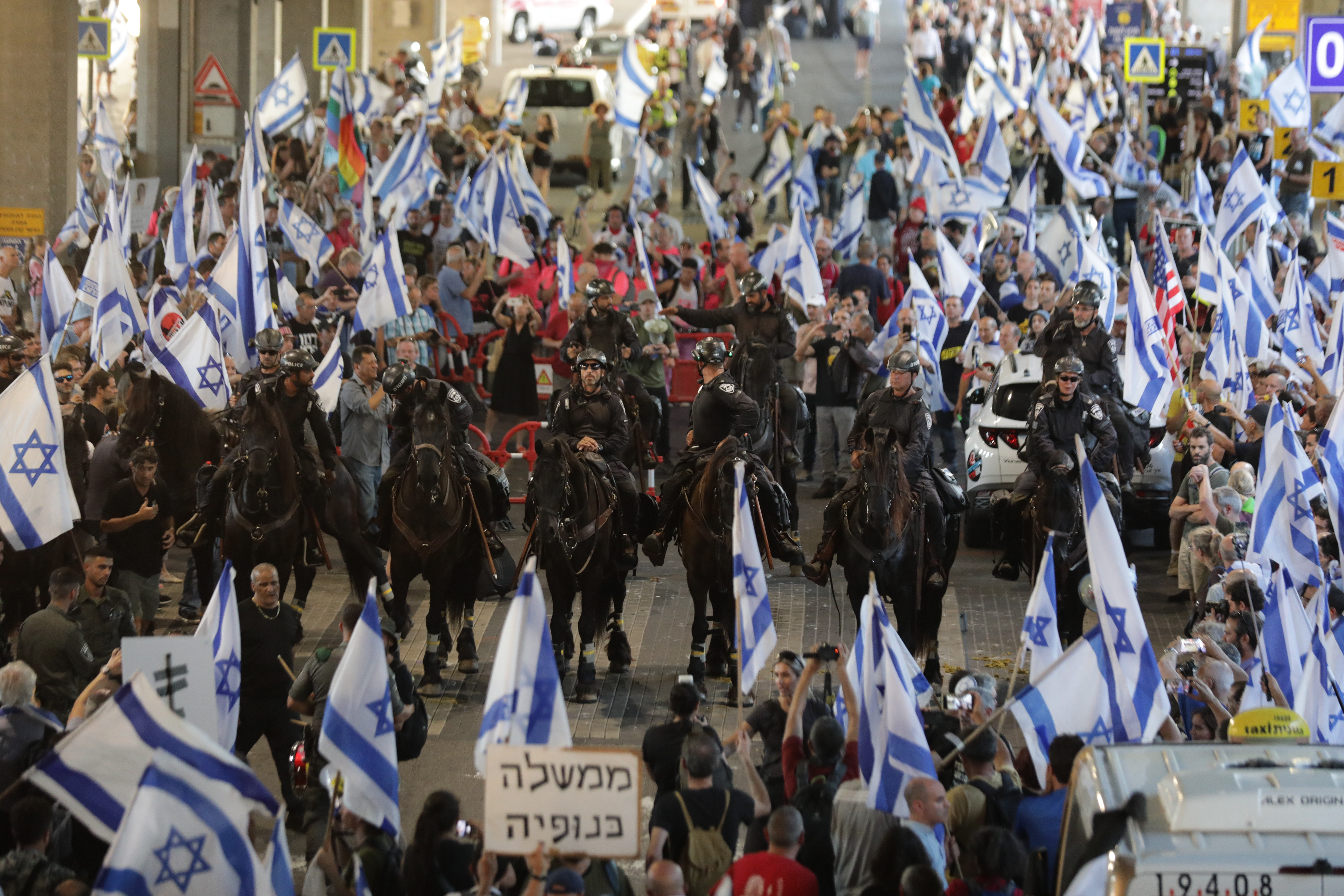 Protestas contra reforma judicial en Israel se tomaron aeropuerto de Tel Aviv