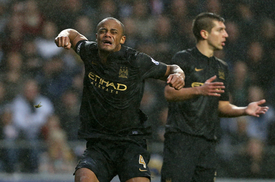 Manchester City le pone presión al Arsenal tras vencer al Swansea