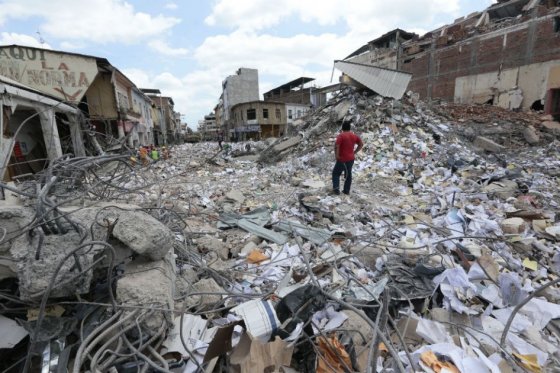 Catástrofes naturales en 2016 causaron miles de muertos y pérdidas por USD 158.000 millones