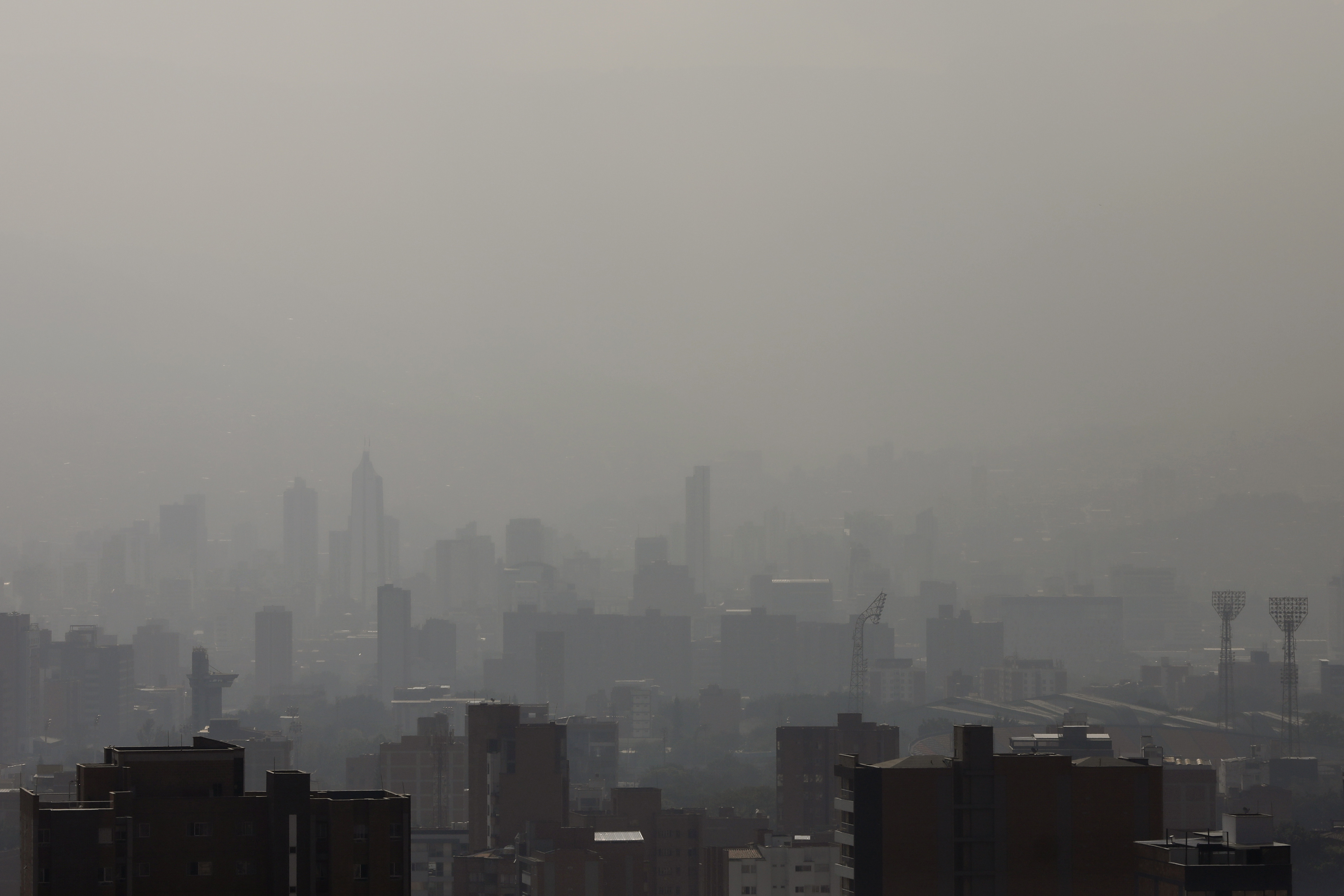 Muertes por mala calidad del aire en Colombia: nuevos datos de 5 ciudades