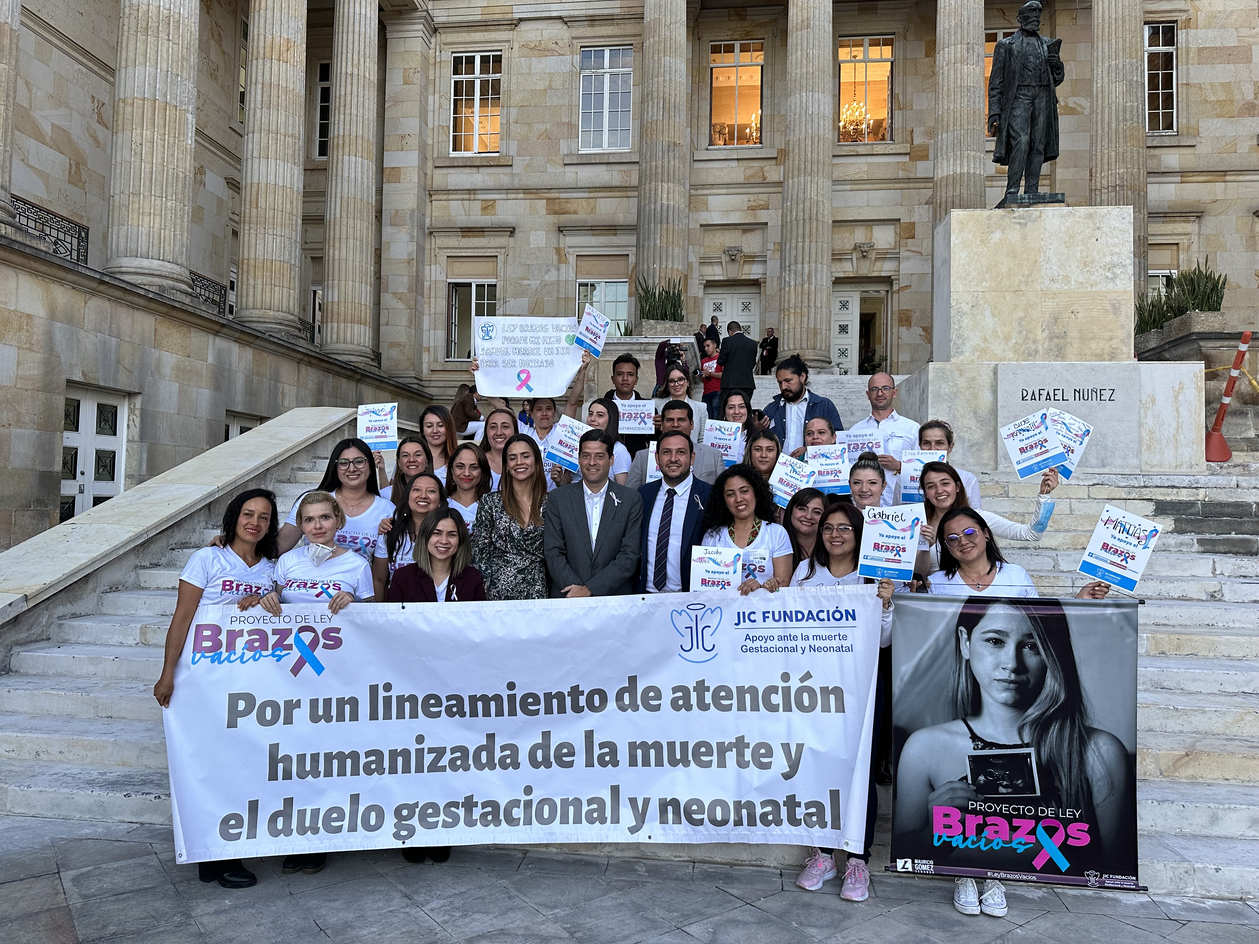 Ley Brazos Vacíos: la promesa de cuidar a las mujeres que perdieron a sus bebés