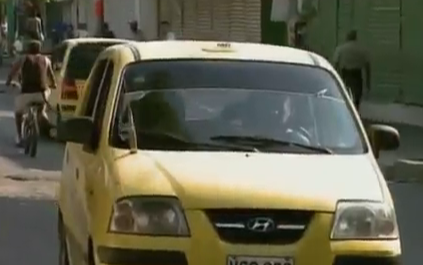 Ofrecen $10 millones por información de asesinos de dos taxistas en Cali
